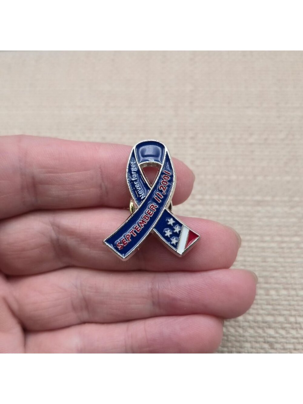 9/11 September 11 We Will Never Forget Ribbon Pin - Patriotic USA Badge A8950